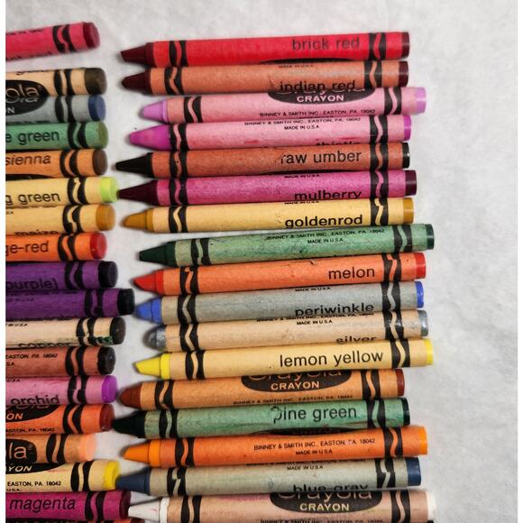 Vintage And Retired Crayola Crayons 64 Pack With Built In Sharpener Pre-owned - Picture 6 of 11